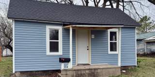 Available now! – 2 Bed / 1 Bath Home in Nevada, MO Gallery 1