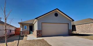 A Stunning and Spacious 4 Bedroom 2 Bath Home in Mustang School District Gallery 1