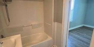 Cute 3 bedroom / 1 bathroom house with fenced in yard and shed In Joplin MO!! Gallery 9