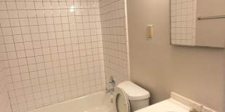 Charming Midtown 2 Bedroom - 1 Bath | Freshly Updated | Open to Section 8 Gallery 6