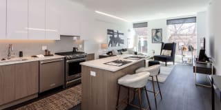 Elevate Lincoln Park Apartments Gallery 36