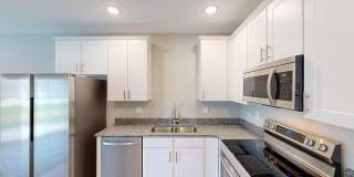 3 Bedroom 2.5 Bathroom Duplex! Gallery 7