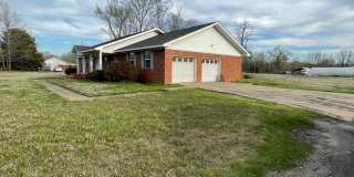 Spacious country home for lease Gallery 5