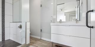 Modern Sunnyside Townhome with Rooftop Deck & Skyline Views Gallery 19