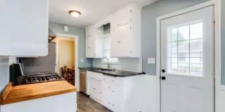 Beautiful 4BR 2BA Rambler in Roseville Gallery 11