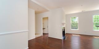 Rare 2BR 2BA 2 Level Condo With Garage Gallery 8