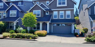 4 Bedroom Oversized Home in Mountlake Terrace- Office Space and Charging Station Gallery 1