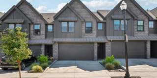 Luxury Townhome for Lease at the Courtyards at Hidden Crest - 6817 NE 131st Way Gallery 1