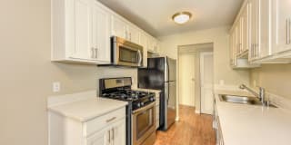 Madison Bellevue Gallery 35