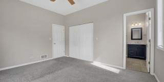 1517 W Fry Street Gallery 21