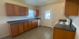 2/2/1 One Story Duplex / Ceramic Tile/ No Carpet / Fenced in Yard / CISD Gallery 10