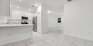 2615 SE 11th St Gallery 7