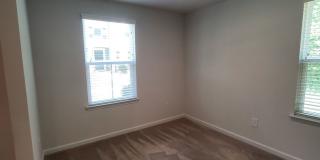 3BR/2.5BA End Unit Townhome Gallery 9
