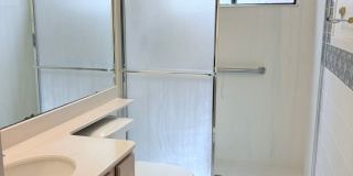 Spacious 2bd/2bath + Den home in gorgeous community (there's a lake!) Gallery 31