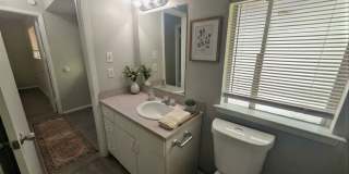 1711 Burton #A - 2 story home in great central location 5 min form DT. Gallery 10