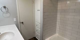 4 Bedroom with a Huge Fenced Back Yard! Gallery 13