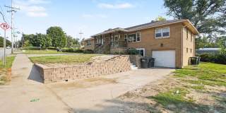 Modern Comfort meets Convenience - 3BR/2BA Duplex Gallery 3