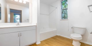 Pacific Place Gallery 34