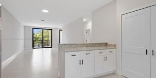 4313 E 8th Ct Gallery 10