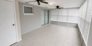 Stunning 3BD/2BTH Home in Holiday! Gallery 18
