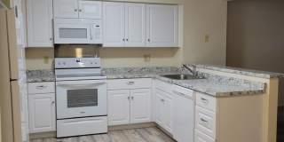 <b>Great 2 bedroom 1.5 bath Townhome<br><br> Gallery 1