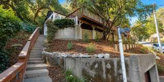 Charming Bungalow in the Montclair Hills Gallery 31