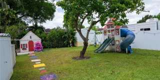 31 SW 6th St Gallery 17