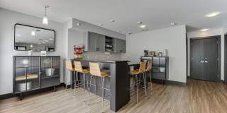 The Manhattan Gallery 35