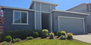 3 Bedroom Plus Den Rambler in Arborwood! Gallery 1