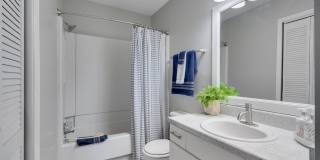 The Retreat at Lake Johnson Apartments Gallery 34