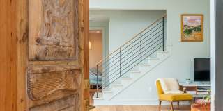 CHARMING, MODERN, CUSTOM HOME IN MID-CITY FOR RENT Gallery 39