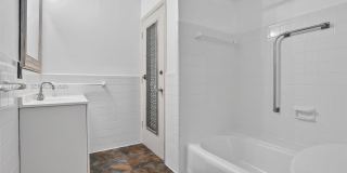 10240 Collins Ave Gallery 9