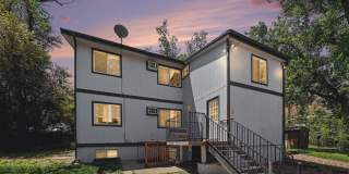 FOR RENT! Beautifully Remodeled 2 Bed/1 Bath Unit – Don’t Miss Out! Gallery 2