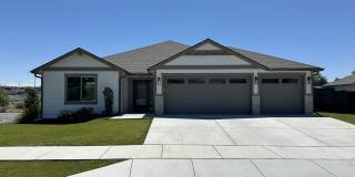 Stunning 4-Bedroom Home with Breathtaking Pasture Views for Lease – 1,990 sq ft Gallery 1