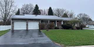 Spacious 3 Bedroom Ranch with finished basement available July! Gallery 1