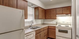 Ashley Pointe Gallery 1