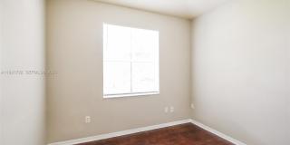 2281 NE 42nd Cir Gallery 13