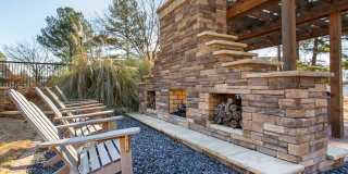 The Laurel Apartments Gallery 8