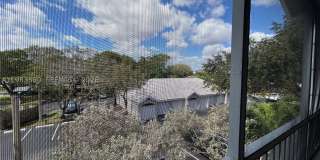 2811 N Oakland Forest Dr Gallery 13