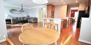 Spacious Home in Port Potomac Gallery 12