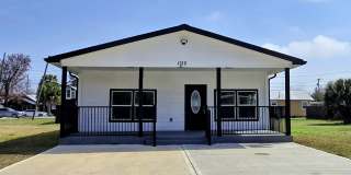 1122 Oak Avenue Gallery 1