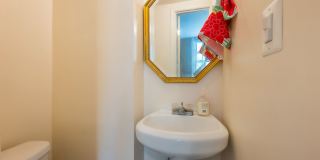 NW Rowhouse Near Georgetown University & Hospital Available Early August Gallery 12