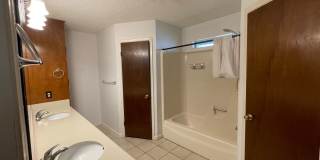 3/2 Southside 1800 sqft, pet friendly, enclosed yard Gallery 16