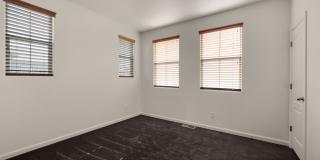 Beautiful 2 bdrm end unit with attach 2 car garage Gallery 28