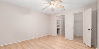 Spacious 3/3 townhome-style condo in Rockwood Villas with washer/dryer Gallery 31