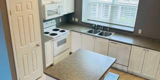 Charming Condo in Terrific Waterfront Location Gallery 7
