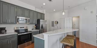 301 Augusta Street Gallery 6