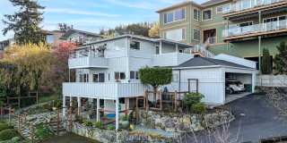 Bayview Condo 2 Bedrooms with Gas Fireplace  - S State St Gallery 4