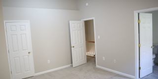 Exquisite Renovated Townhome in Germantown Estates Gallery 12