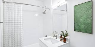 RiverHouse Gallery 6